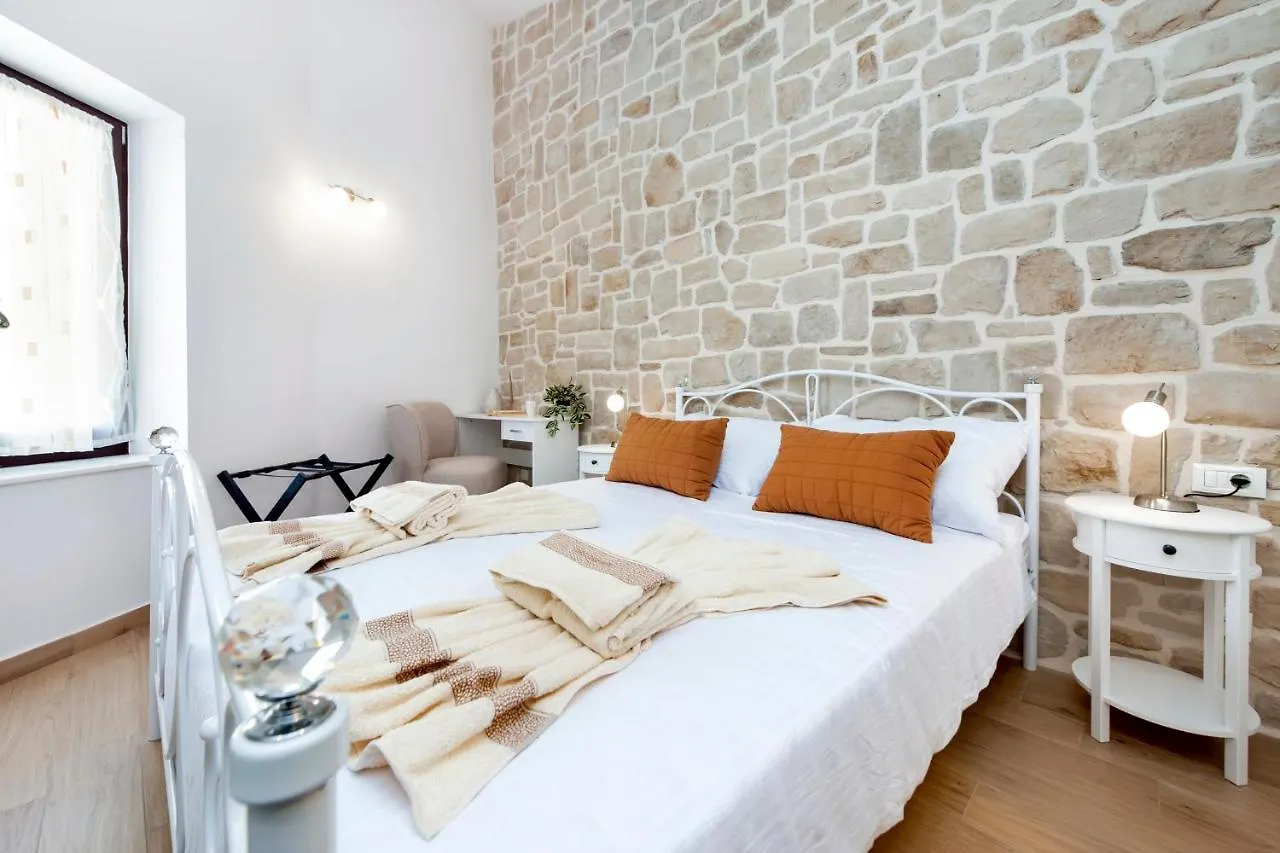 Ca'Vio Apartment Rovinj 0*,