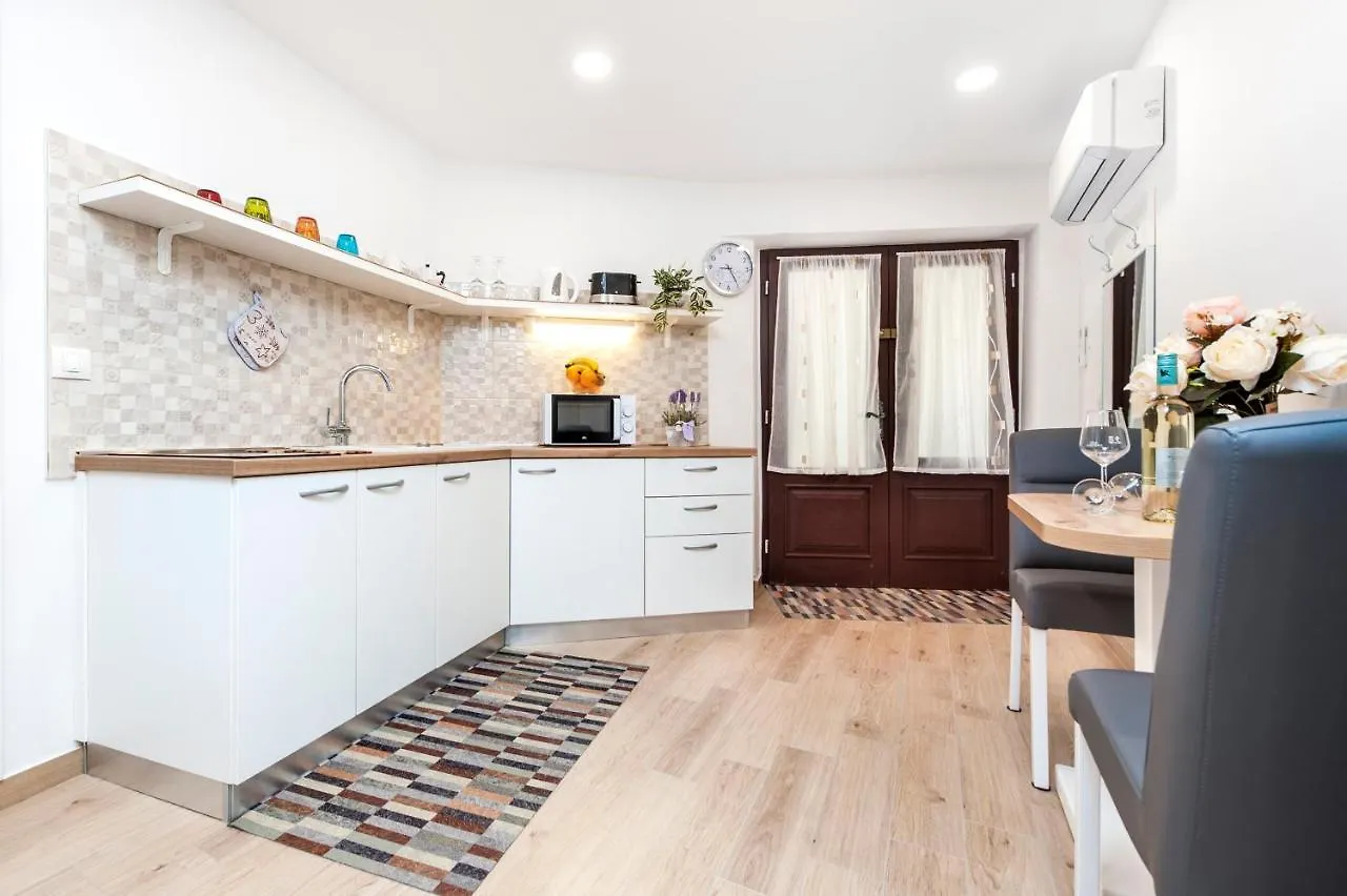 Ca'Vio Apartment Rovinj 0*,